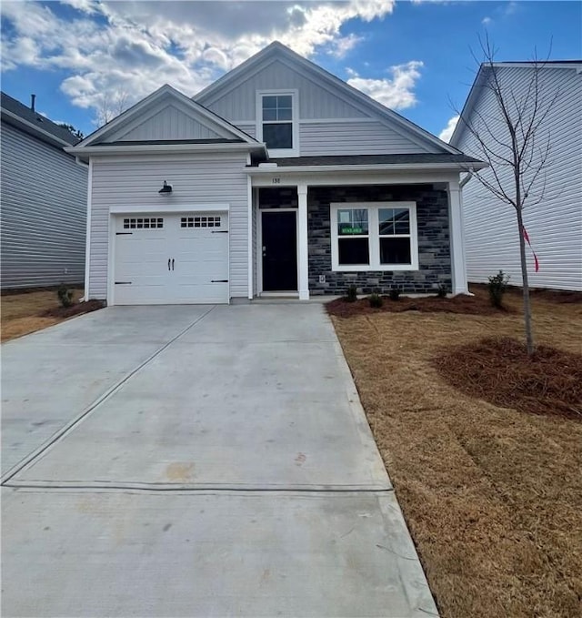 view of front facade with a garage