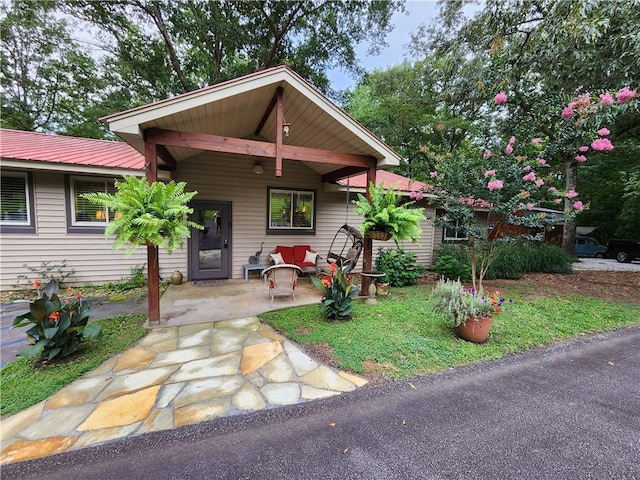 view of front of property with an outdoor living space