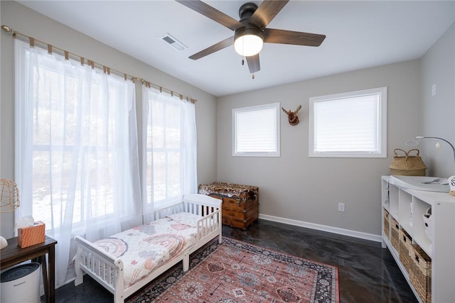 bedroom with ceiling fan