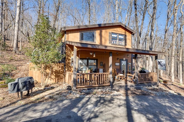 view of front of house featuring a porch