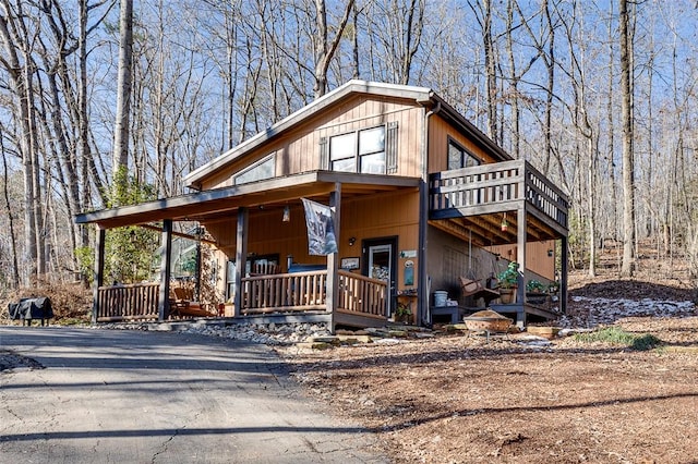 view of front of property