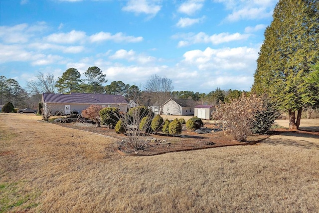 ranch-style home with a front yard