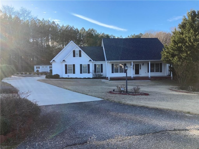 view of front facade featuring covered porch