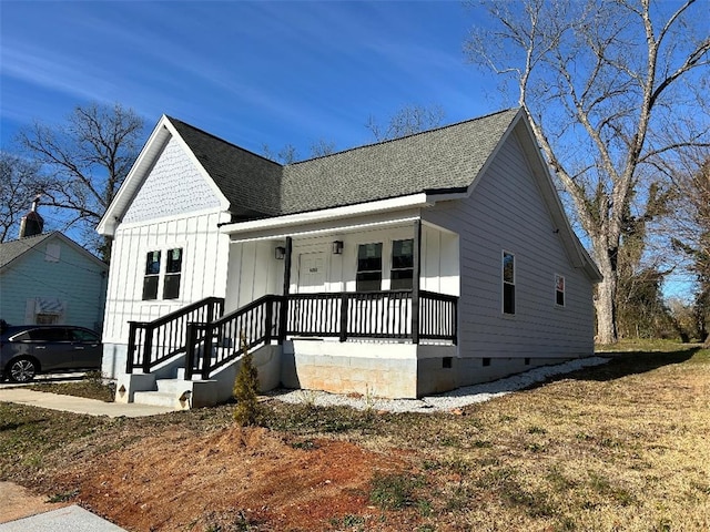 view of front of house with a porch