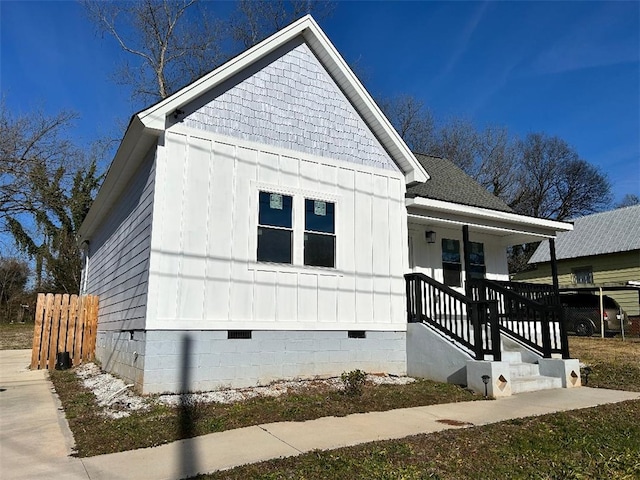 view of front facade featuring a porch