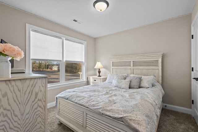 bedroom with carpet flooring