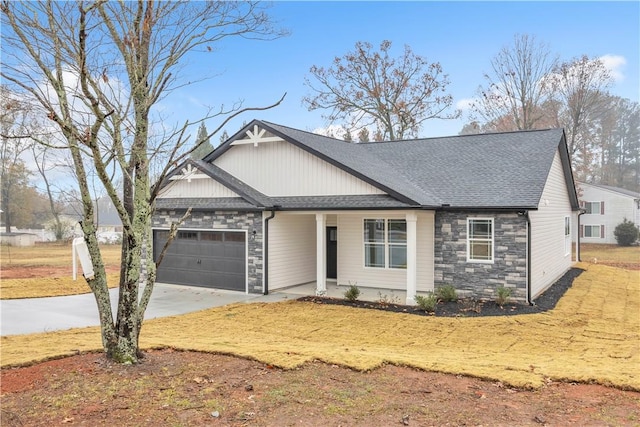 view of front facade featuring a garage