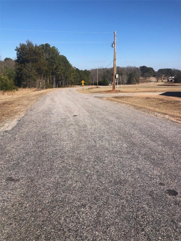 Listing photo 3 for 00 Airport Rd, Abbeville SC 29620