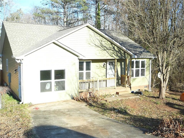 view of front of property