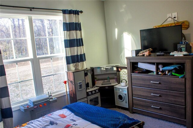 bedroom featuring carpet floors