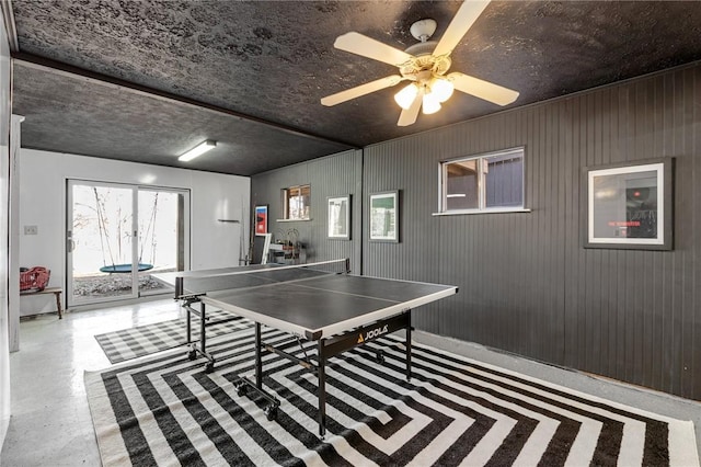 recreation room with ceiling fan