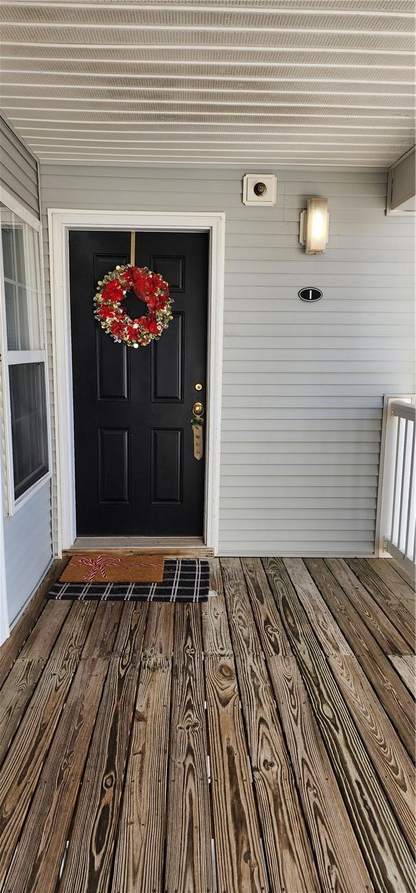 view of entrance to property