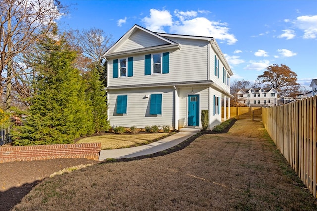 view of front facade with a front yard