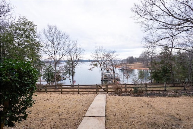 view of yard featuring a water view