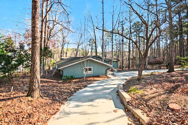 24 Mainsail Dr, Salem, SC 29676 - view of side of property with driveway