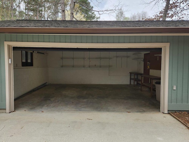 24 Mainsail Dr, Salem, SC 29676 - view of garage