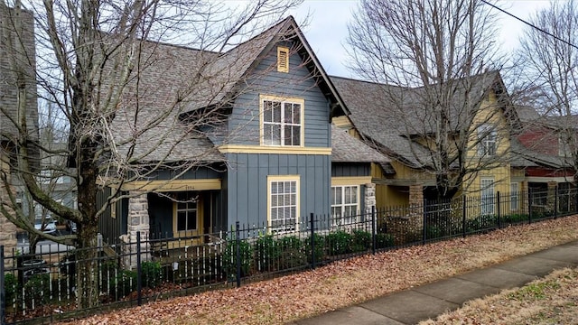 view of front facade