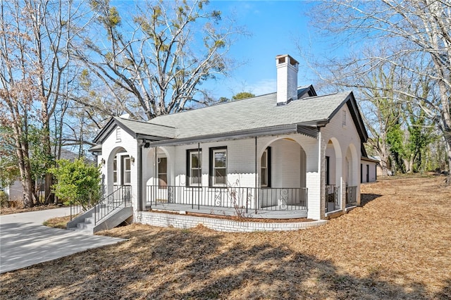 view of front of home with covered porch