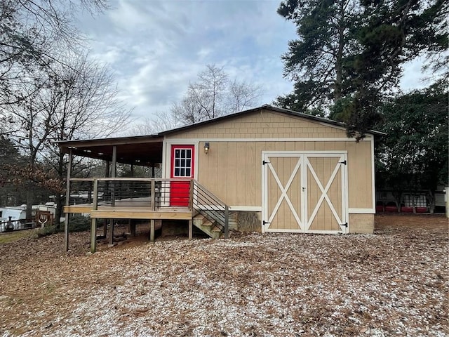 view of outbuilding