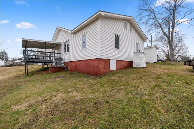 view of side of home featuring a yard, cooling unit, a deck, and a pergola