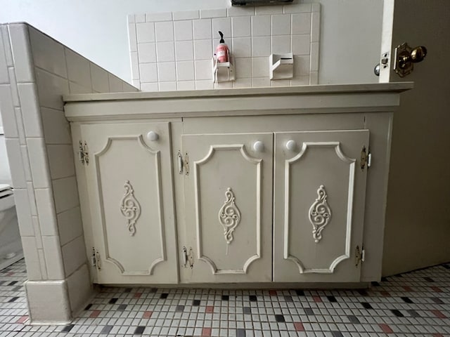 interior details with tasteful backsplash