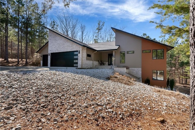 view of front of house featuring a garage