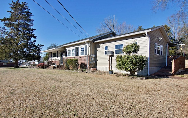 view of front facade with a front lawn