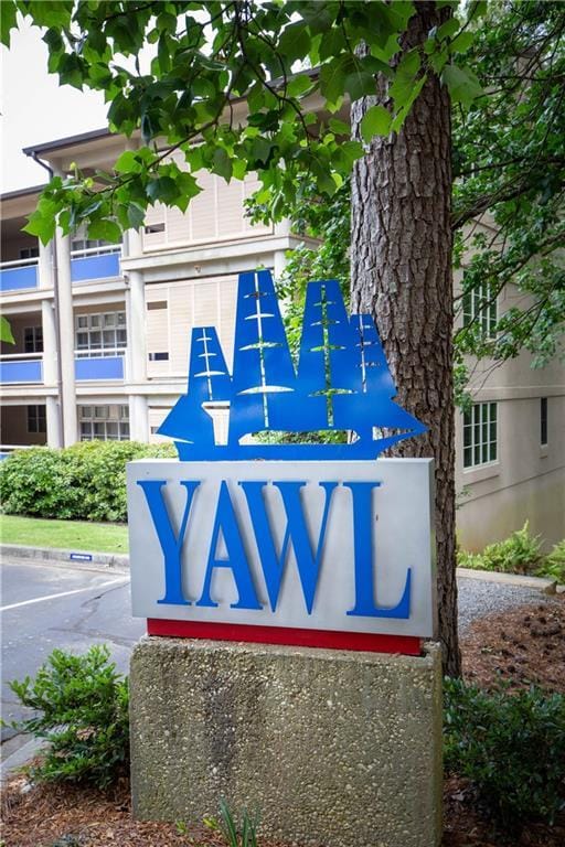 view of community / neighborhood sign