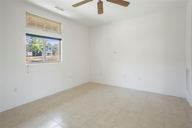 empty room with ceiling fan