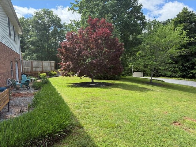 100 Echota Trl, Seneca, SC 29672 - view of yard featuring fence