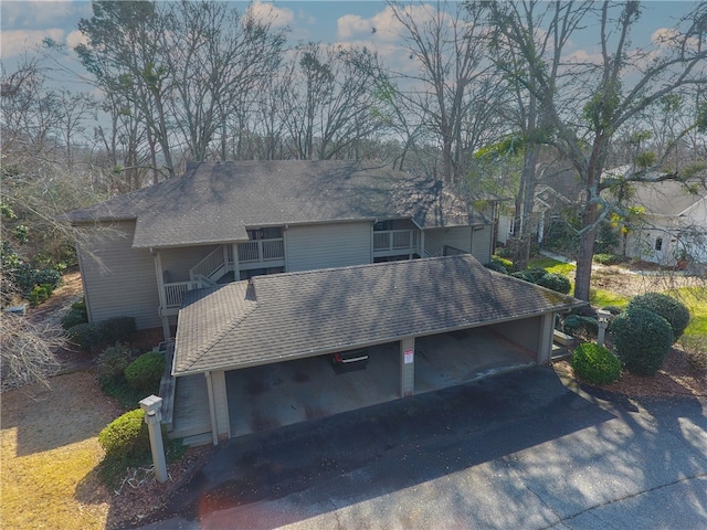 view of front of property with a balcony