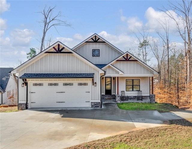 craftsman inspired home featuring covered porch