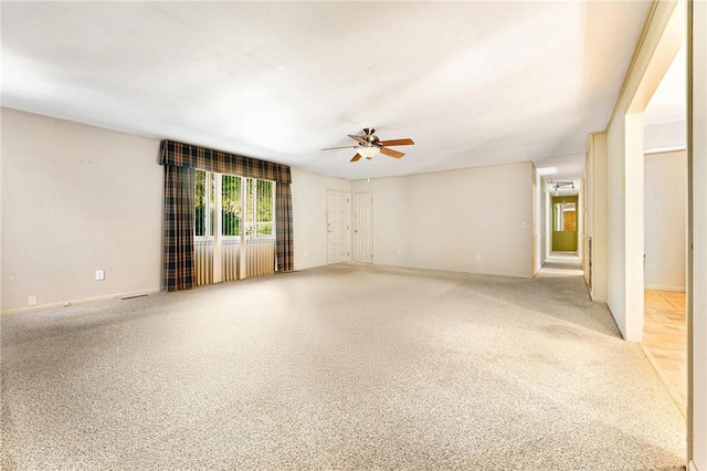 empty room with ceiling fan