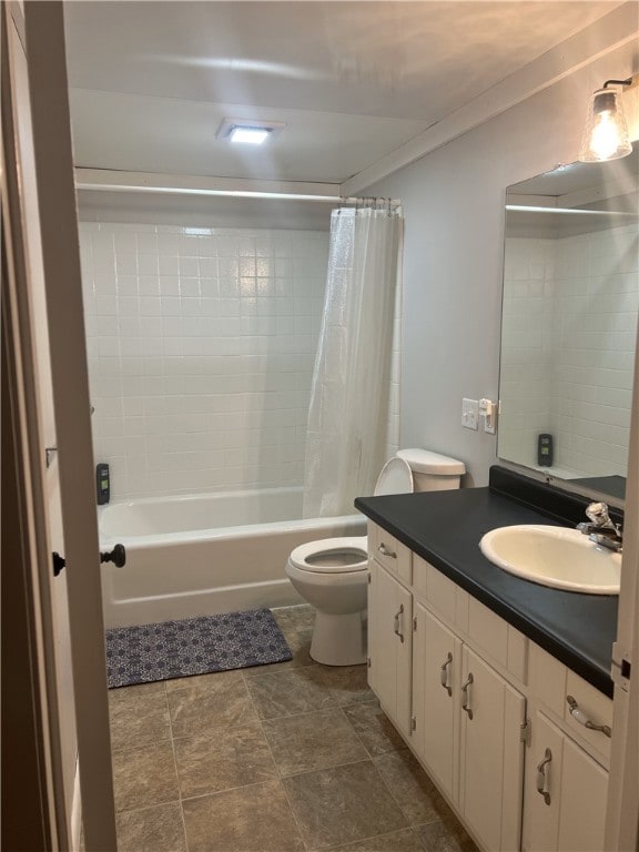 full bathroom featuring shower / bathtub combination with curtain, vanity, and toilet