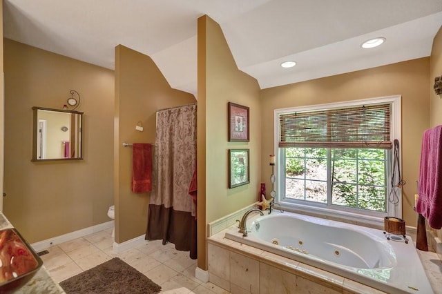 full bath with lofted ceiling, a shower with curtain, toilet, a tub with jets, and recessed lighting