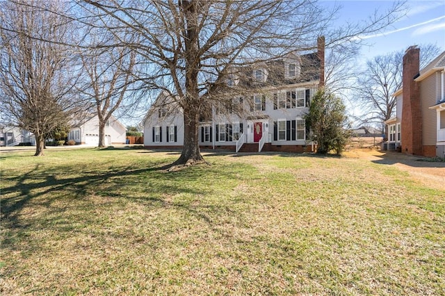 view of front of property featuring a front yard and crawl space