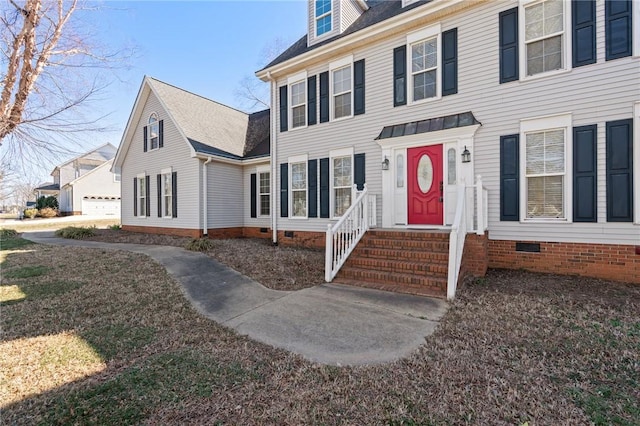 colonial inspired home with crawl space and entry steps