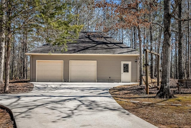 view of detached garage