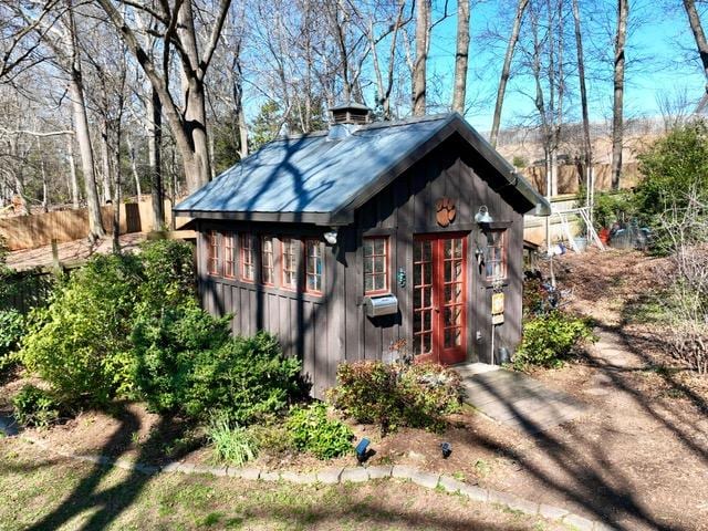 view of outbuilding featuring an outdoor structure