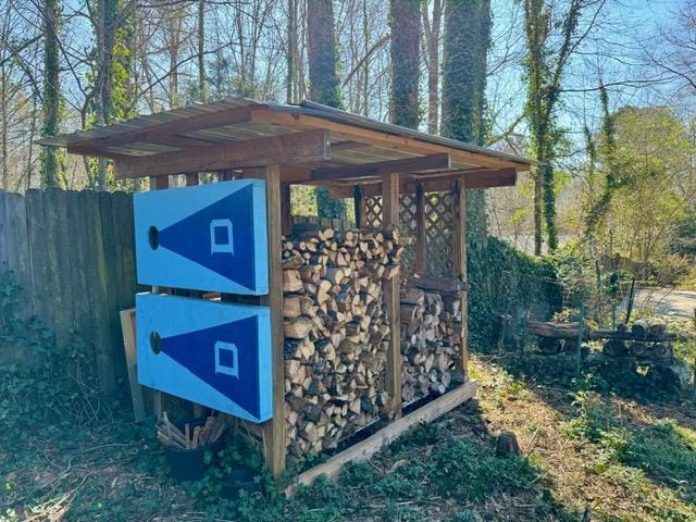 view of outbuilding with an outbuilding