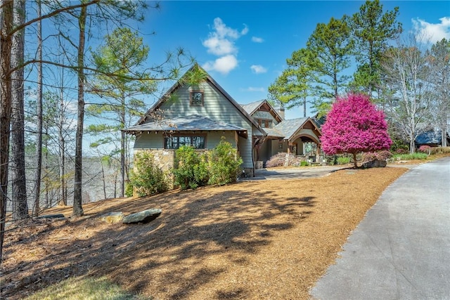 view of front of property featuring stone siding