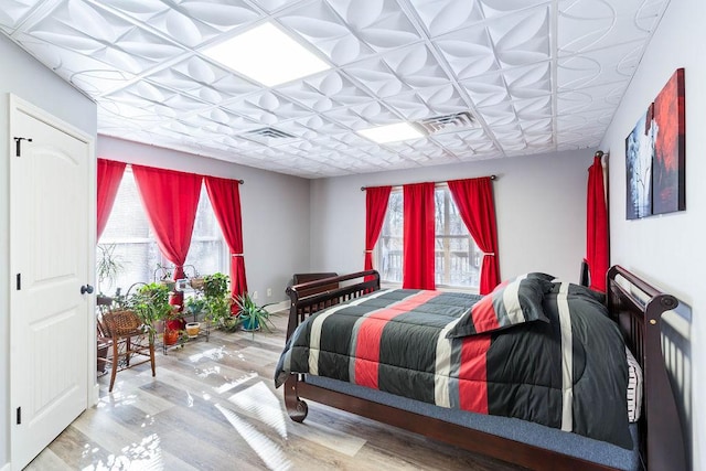 432 Over Look Dr, Fair Play, SC 29643 - bedroom with visible vents, wood finished floors, and an ornate ceiling