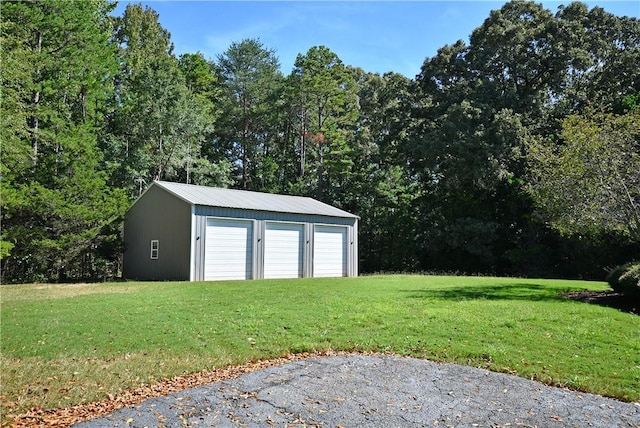 view of detached garage