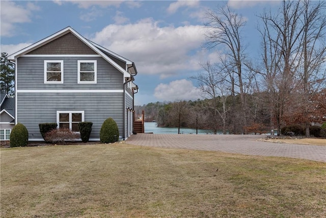 exterior space featuring a yard