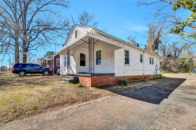 view of front of house with covered porch