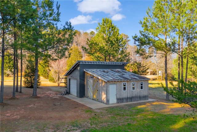 view of outbuilding featuring an outbuilding