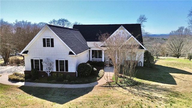 view of front of house with a front yard