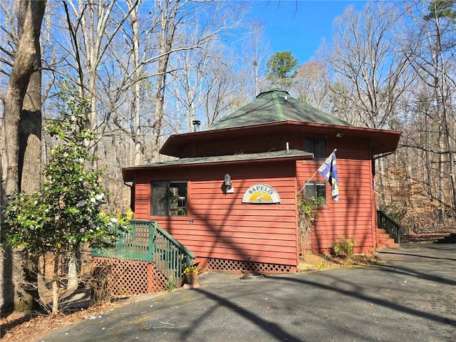 view of home's exterior