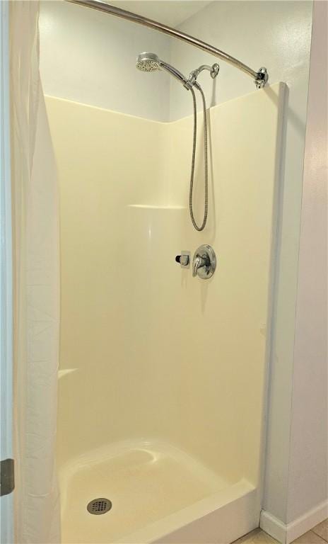 115 Morgan Rd, West Union, SC 29696 - bathroom featuring a shower