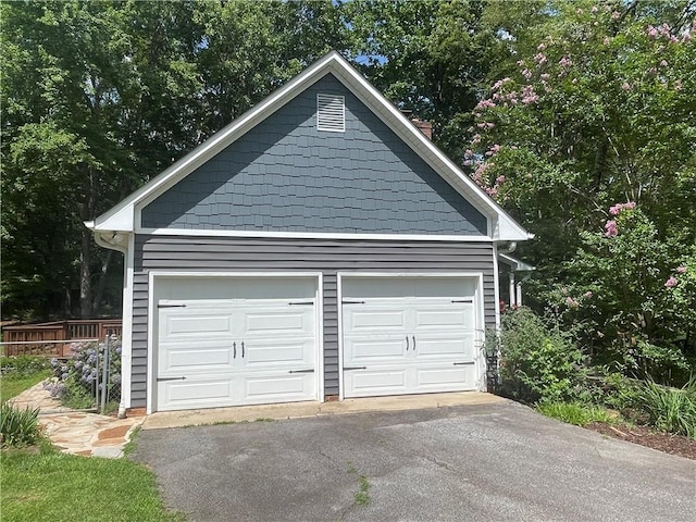 236 Issaqueena Dr, Central, SC 29630 - view of garage